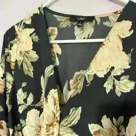 Lulus Floral Long Sleeve Shorts Romper With Pockets. Women’s Size Small - Picture 4 of 10